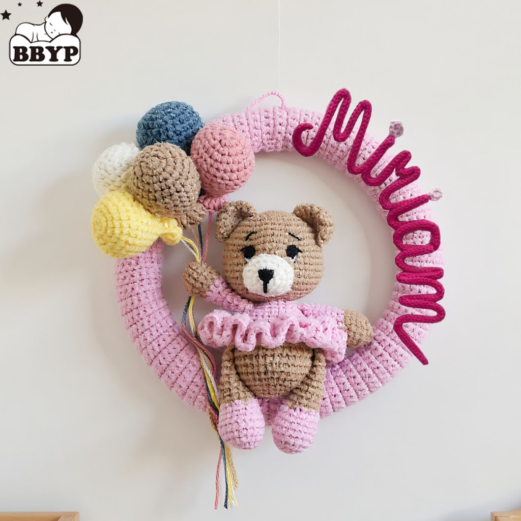 Baby Nursery Needs - Kişiselleştirilmiş Tığ İşi İsimli Çelenk, Ayıcıklı